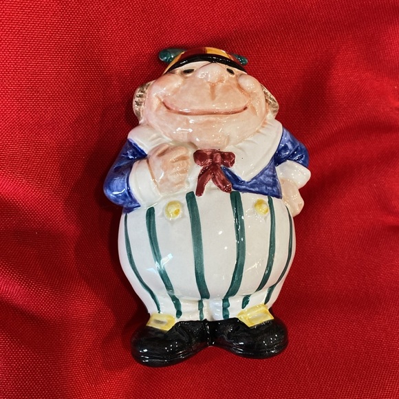 Disney Tweedle Dee & Tweedle Dum Salt & Pepper Shakers 1992 Great Condition 4” - Picture 6 of 9